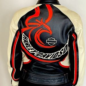 Harley Davidson Heavy leather motorcycle jacket. Barely worn like new condition